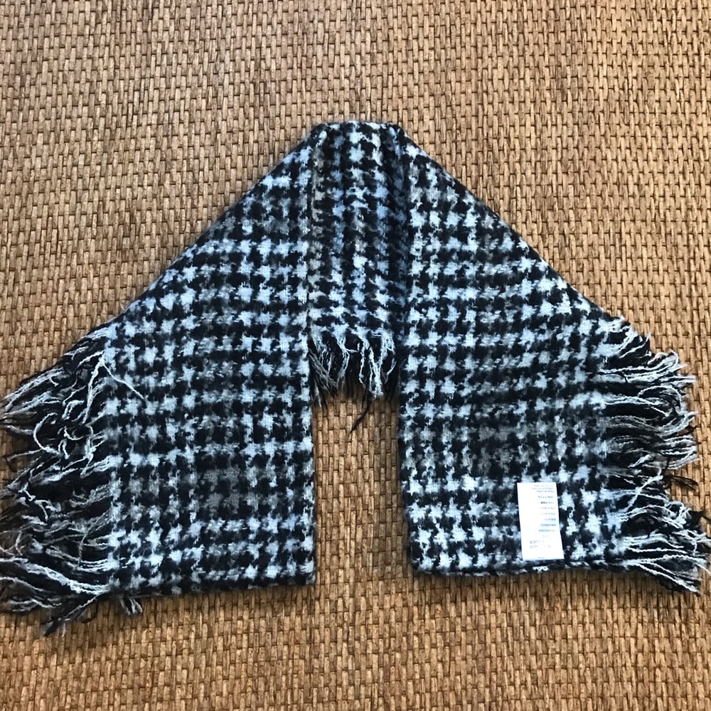Anthropologie Black White Houndstooth Fringe Scarf Cozy Winter Blanket Scarf OS